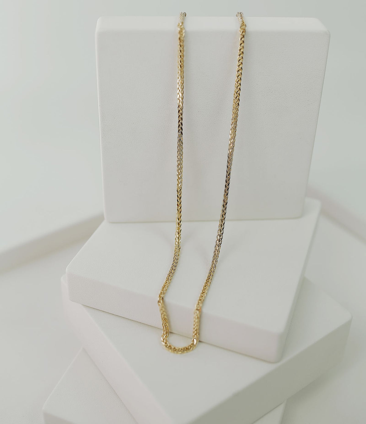 Luna Pendant Chain